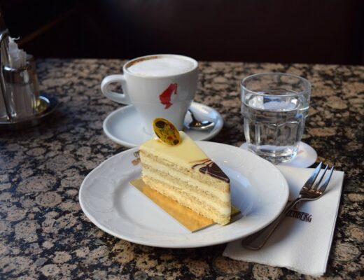 authentic coffee houses in vienna