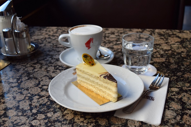authentic coffee houses in vienna