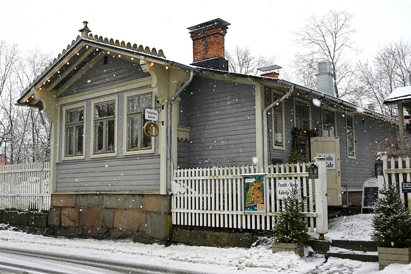Tallipiha cafe and stables Tampere in winter