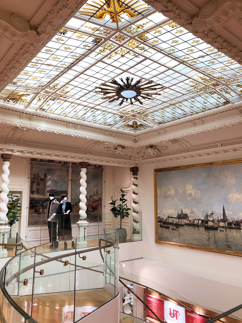 Osterrieth House and Uniqlo art gallery Antwerp