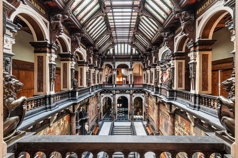 inside of stadhuis Antwerpen
